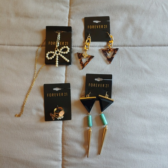 Forever 21 Jewelry - Forever 21 Jewelry Pack